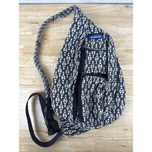 KAVU Rope Sling Crossbody Bag Black/ White Aztec Print Handbag Pockets
